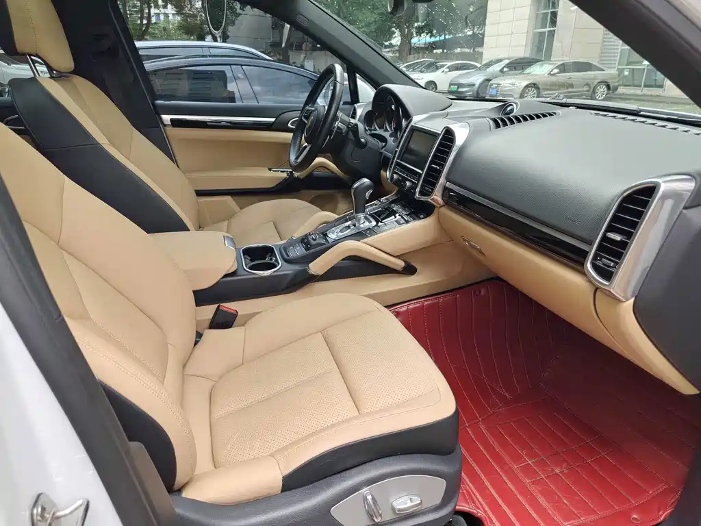 Porsche Cayenne — миниатюра 19