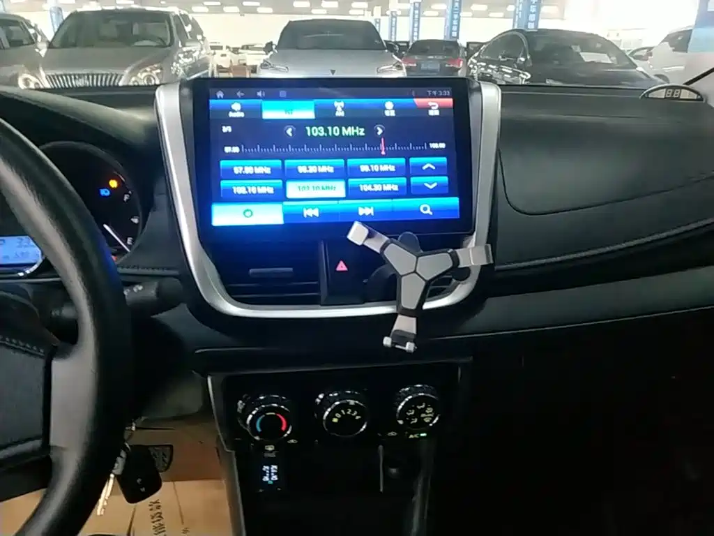 Toyota Yaris L — миниатюра 13