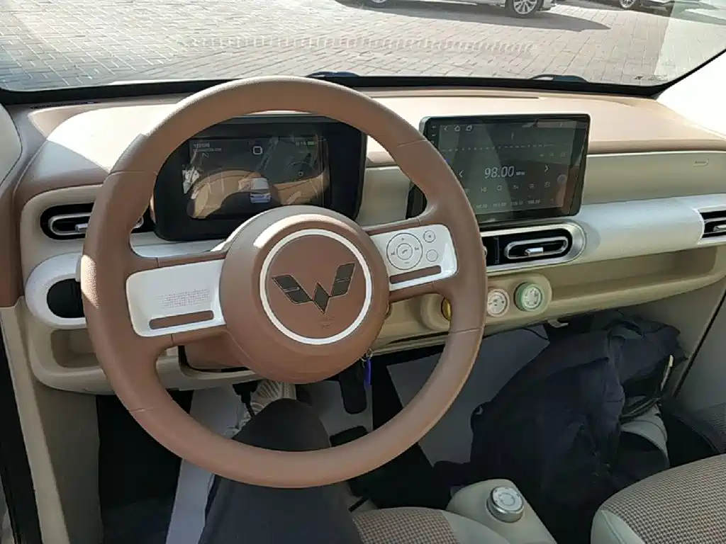Wuling MINIEV — миниатюра 10