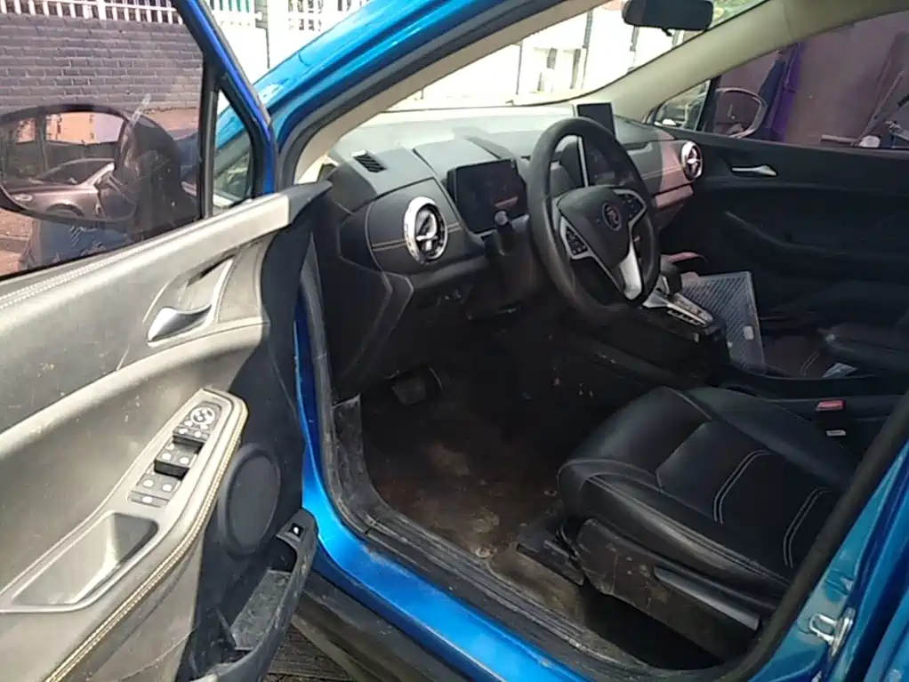 BYD Yuan EV — миниатюра 16