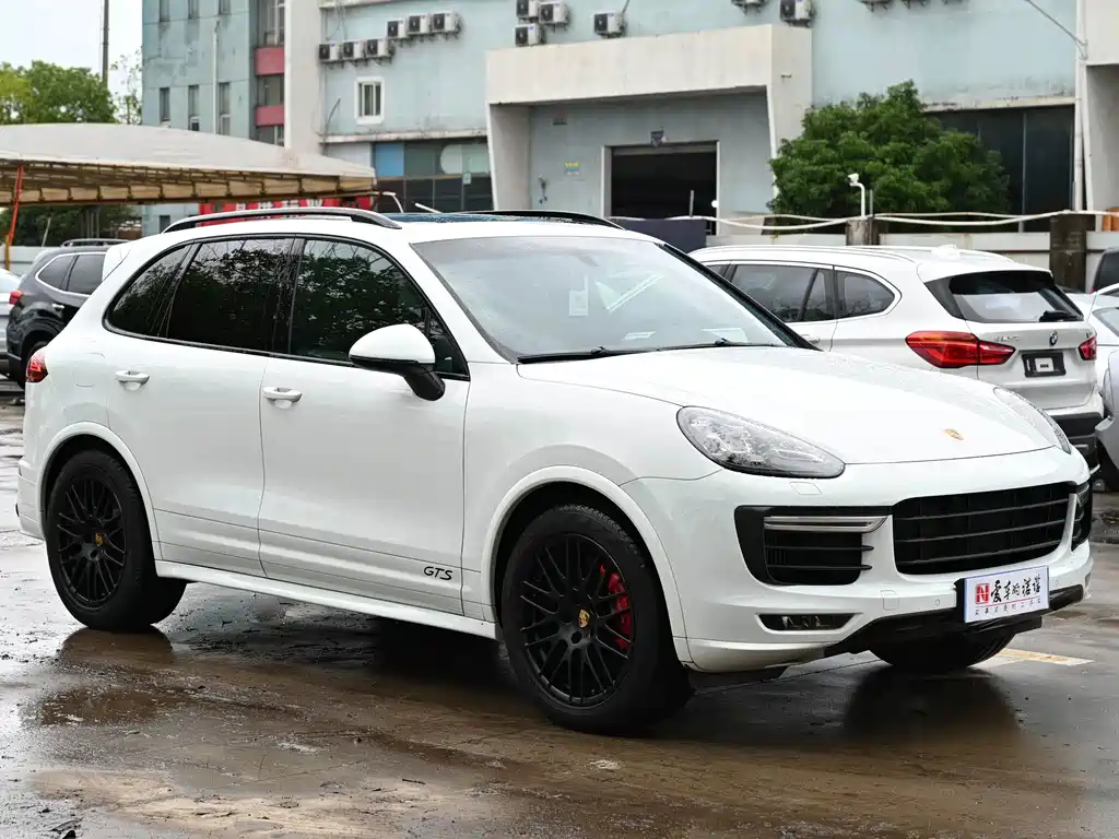Porsche Cayenne — миниатюра 6