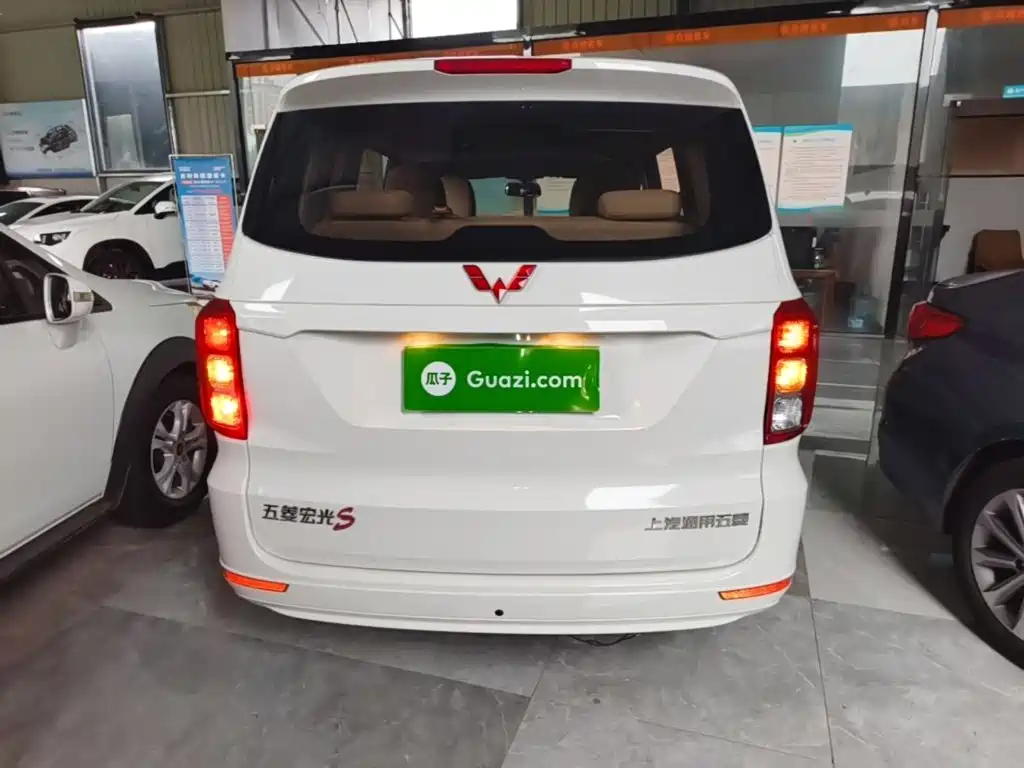Wuling Hongguang — миниатюра 6