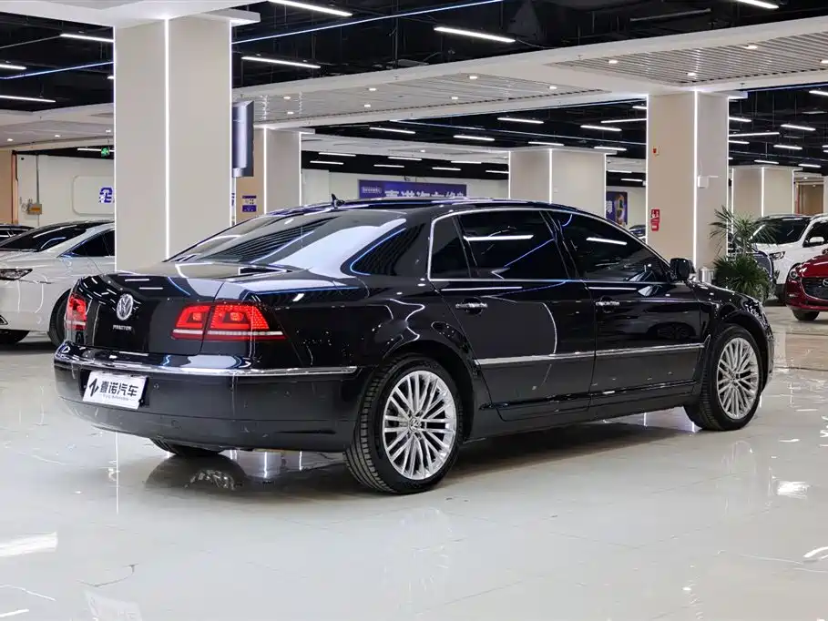 VOLKSWAGEN PHAETON