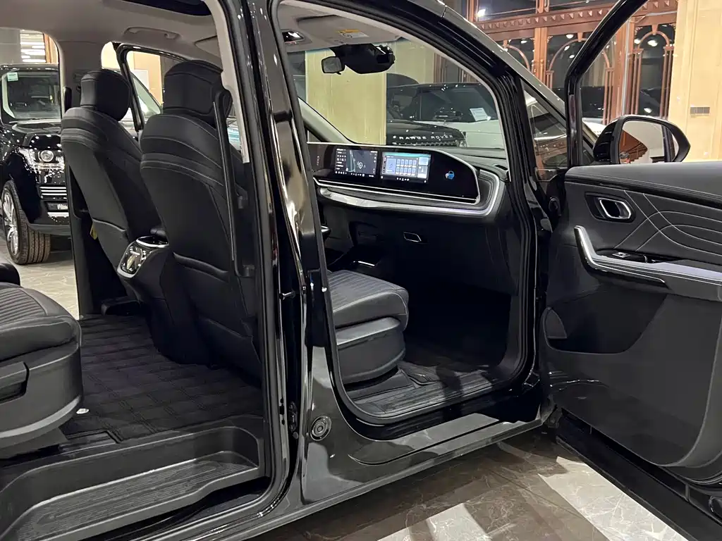 MAXUS G90 — миниатюра 18