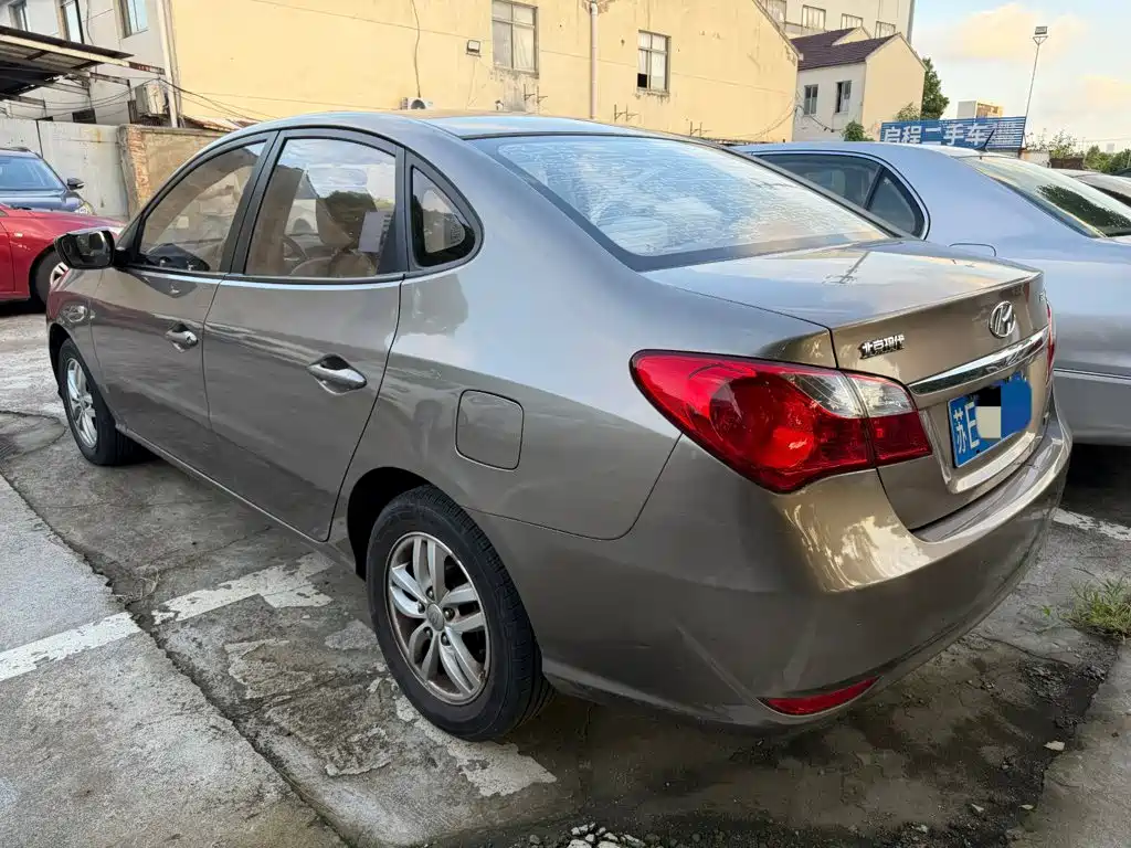 Hyundai Elantra — миниатюра 5
