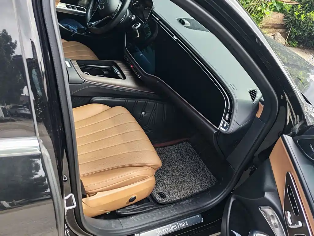 Mercedes-Benz E-Class — миниатюра 18