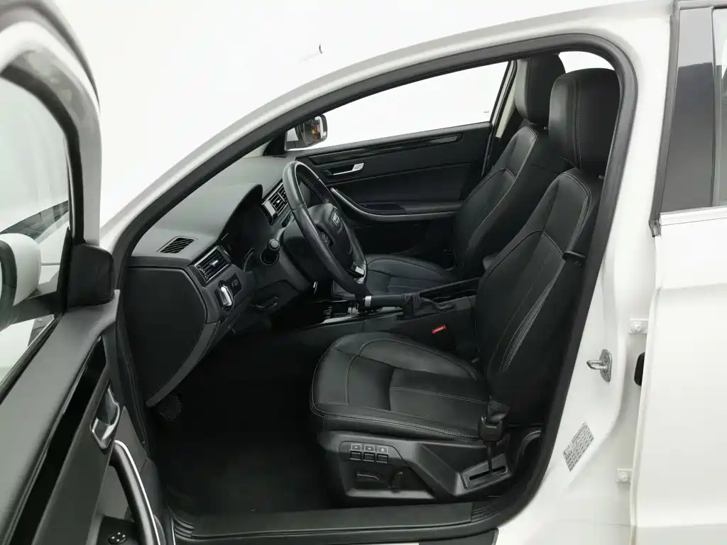 Qoros Qoros 3 — миниатюра 10