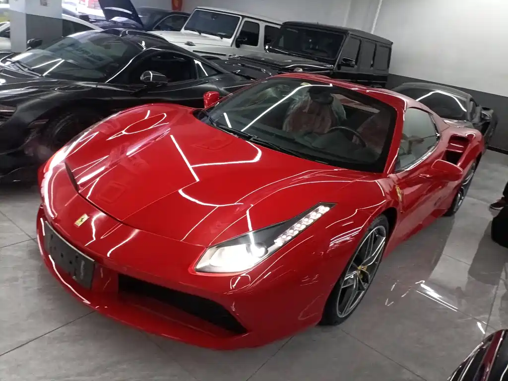 FERRARI  488
