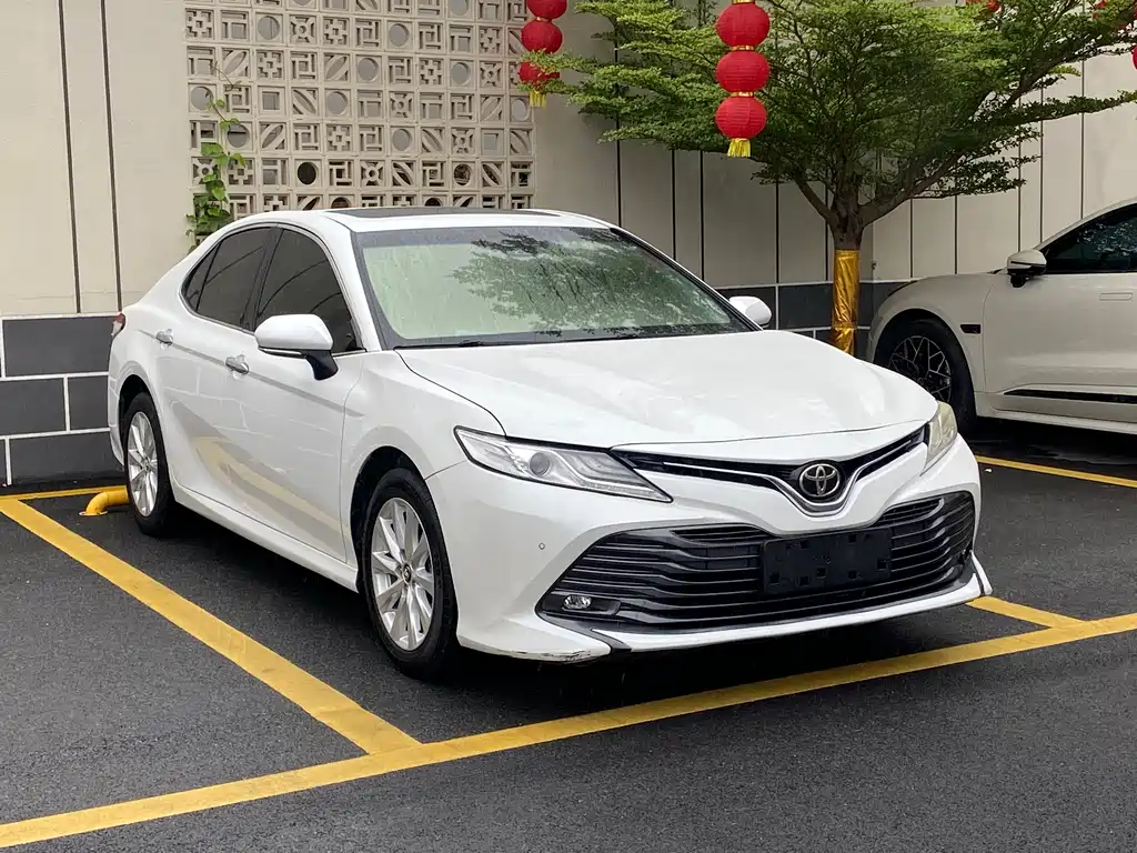 TOYOTA CAMRY