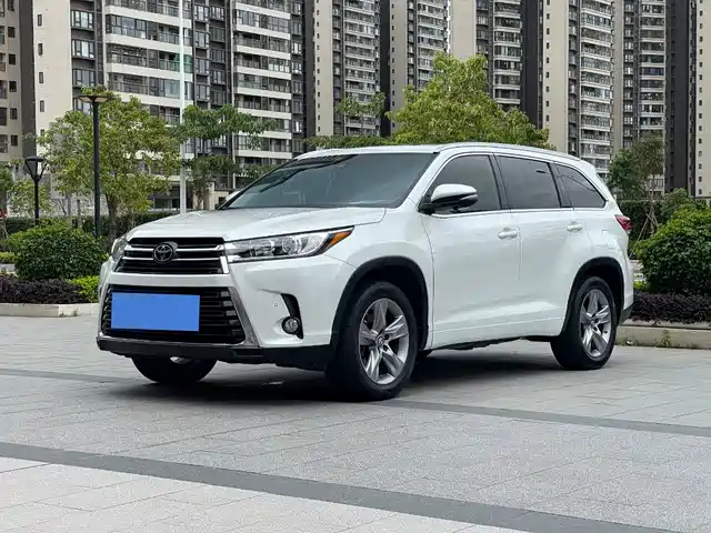 TOYOTA HIGHLANDER