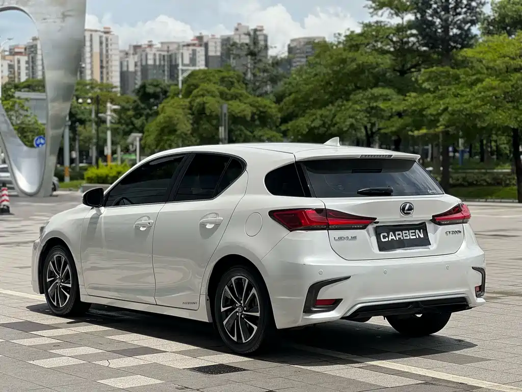 Lexus CT 2017 CT200h Comfort V