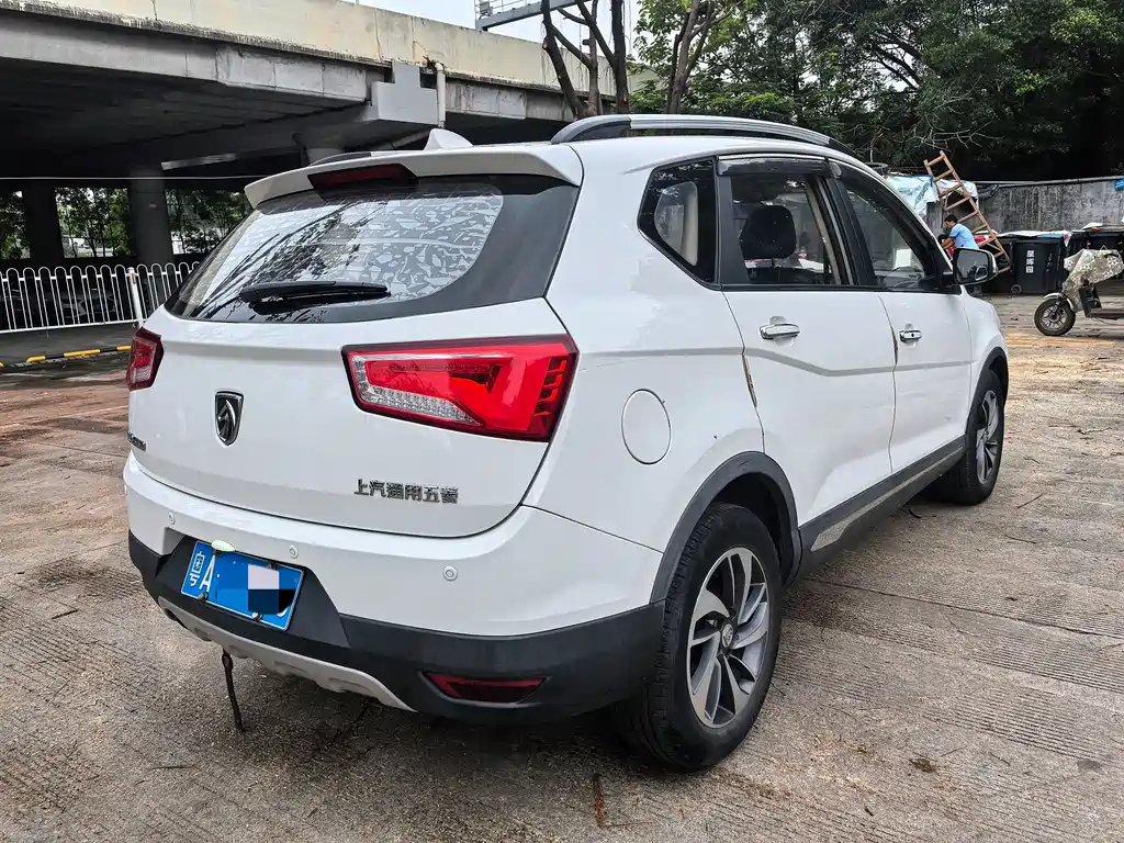 Baojun 560 2015 1.8L MT Luxury