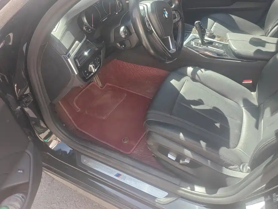 BMW 5 Series — миниатюра 9