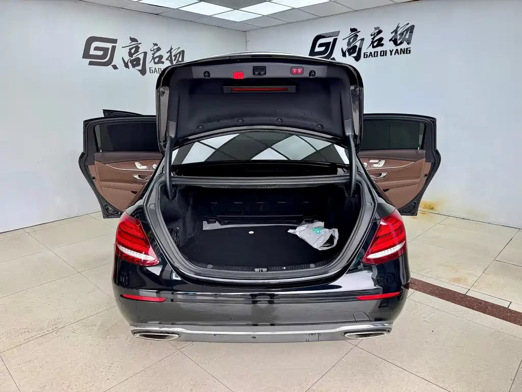 Mercedes-Benz E-Class — миниатюра 24