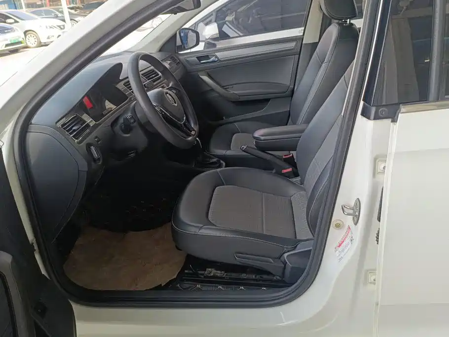 Volkswagen Santana — миниатюра 9