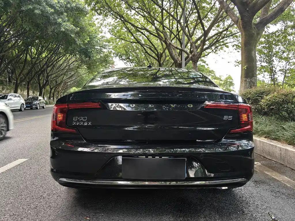 Volvo S90 — миниатюра 6