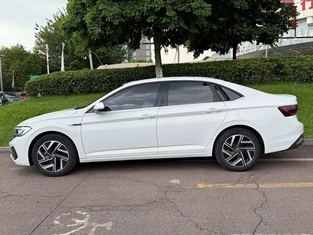 Volkswagen Sagitar — миниатюра 3