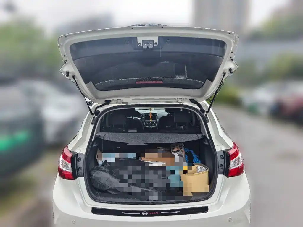 Nissan Tiida — миниатюра 18