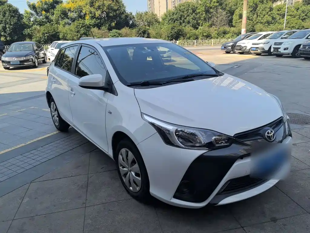 Toyota Yaris L — миниатюра 4