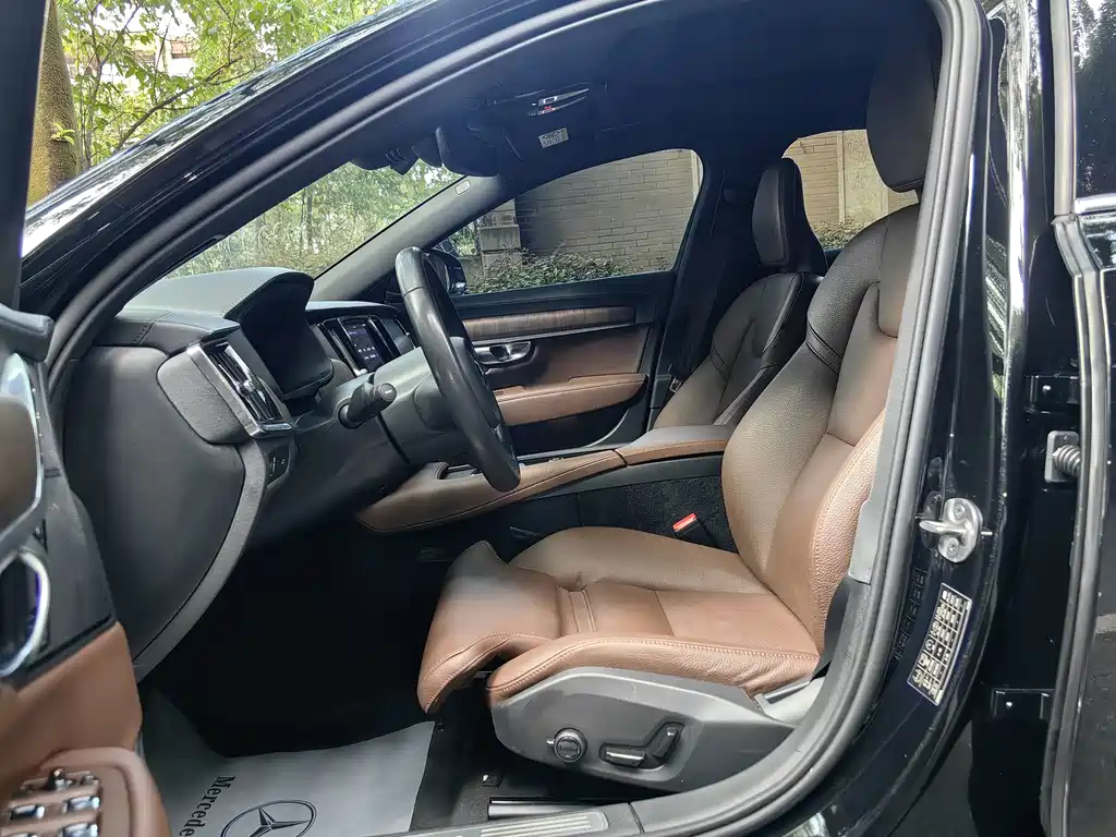 Volvo S90 — миниатюра 9