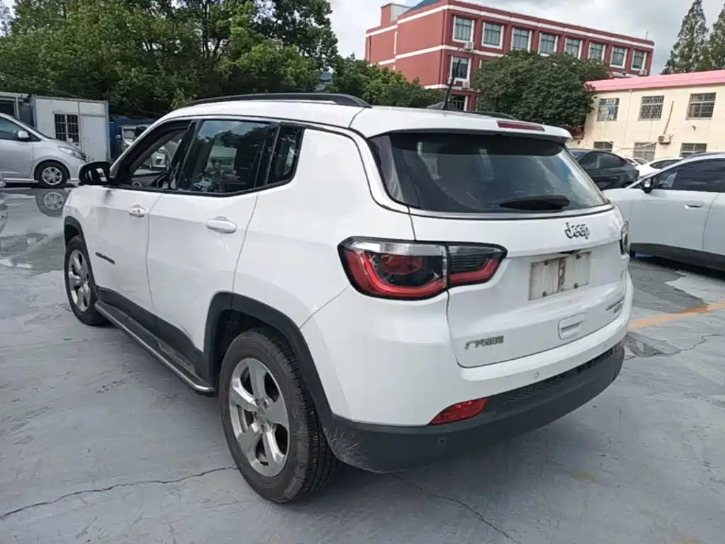 Jeep Compass — миниатюра 5