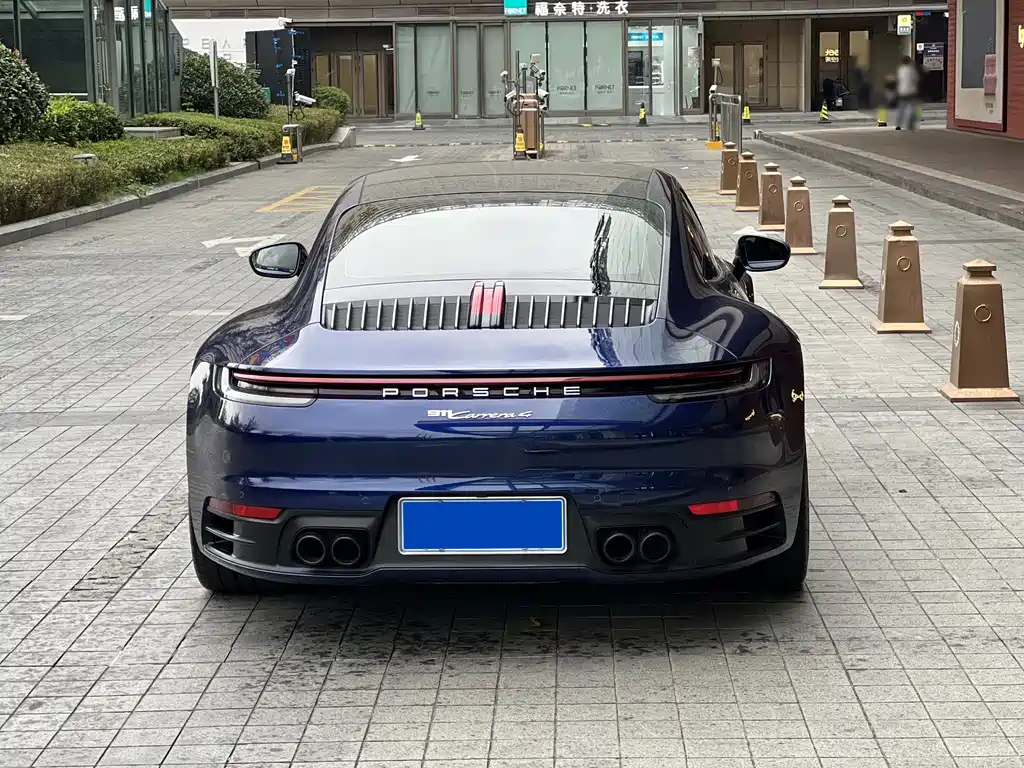 PORSCHE 911