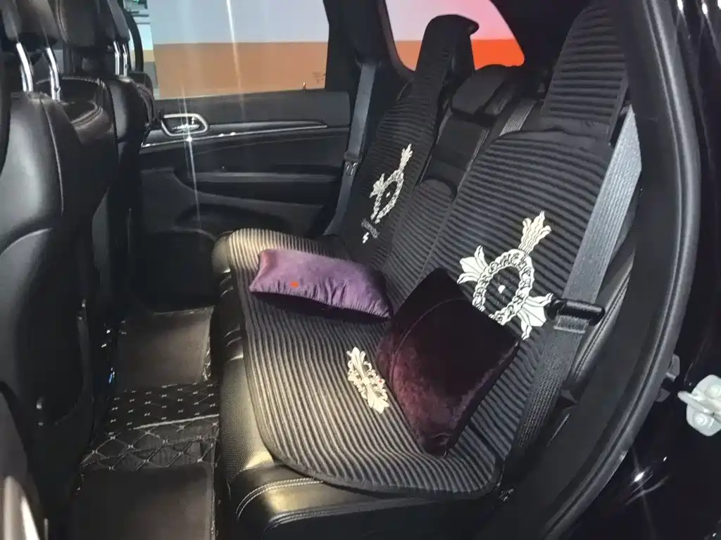 Jeep Grand Cherokee (Import) — миниатюра 15