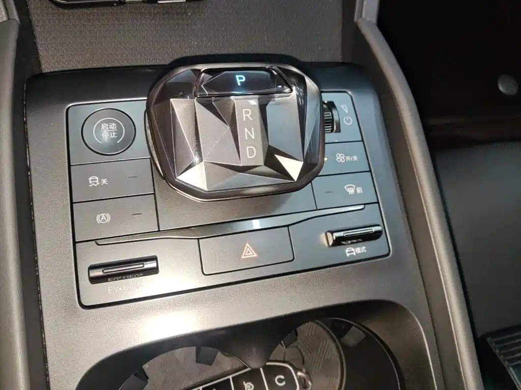 BYD Qin L — миниатюра 14