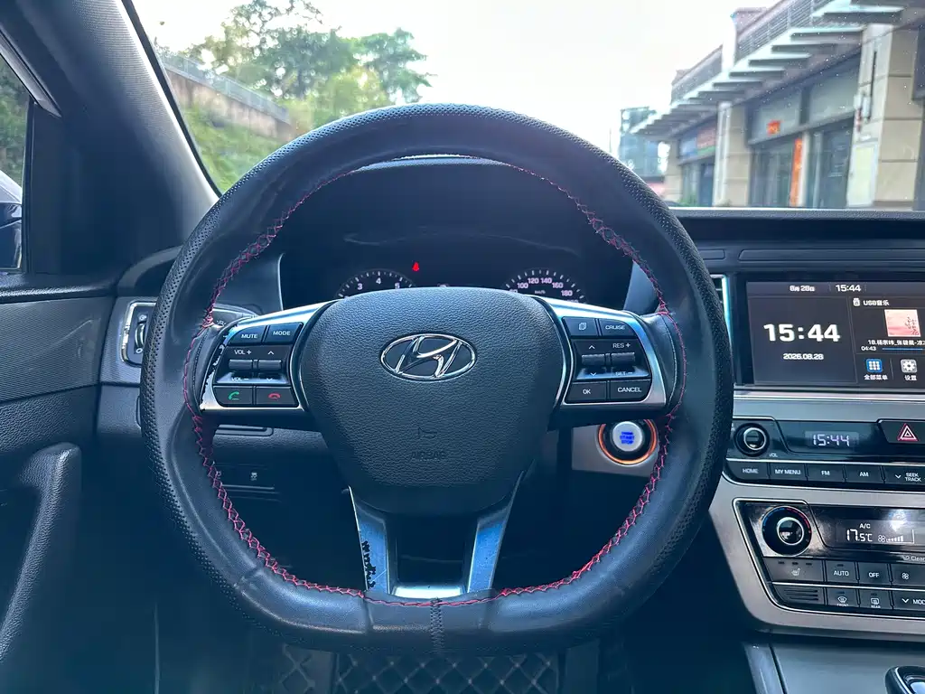 Hyundai Sonata — миниатюра 17