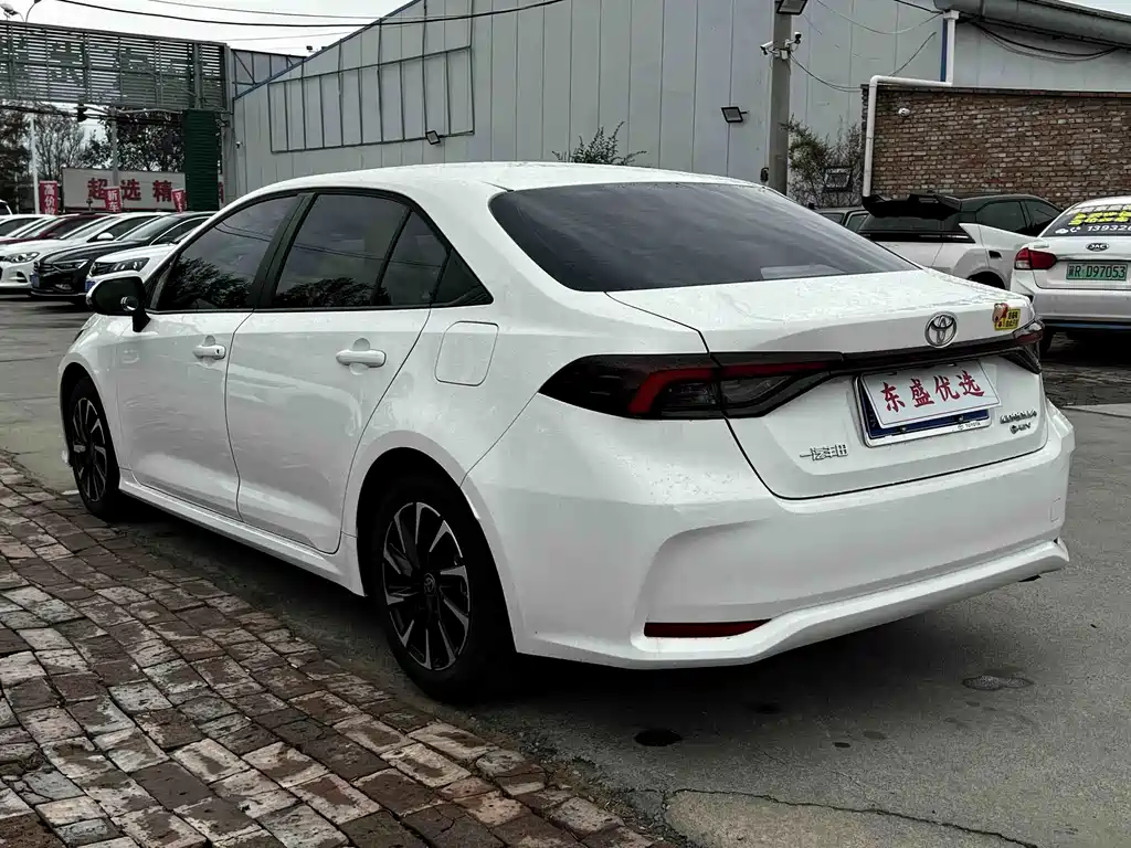Toyota Corolla — миниатюра 4