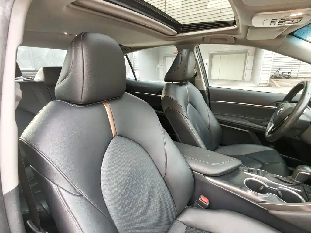 Toyota Camry — миниатюра 17