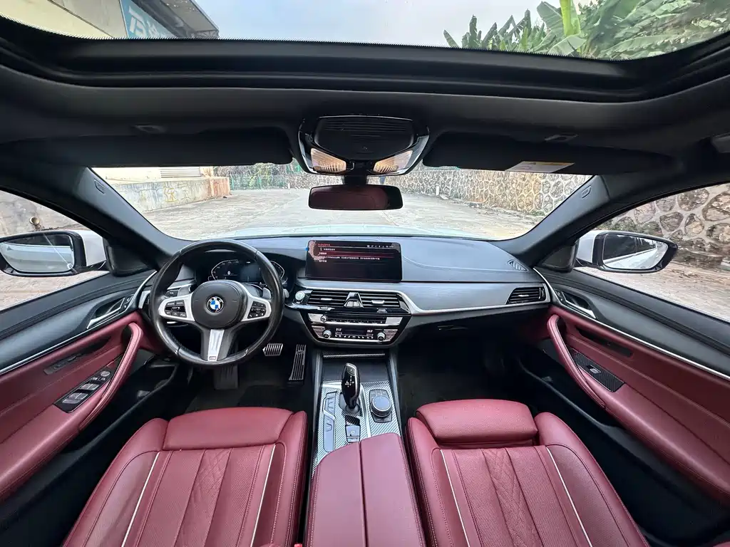 BMW 5 Series — миниатюра 8