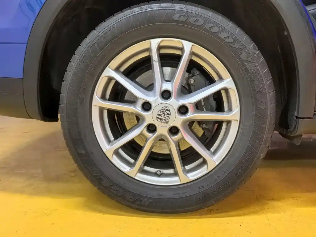 Porsche Cayenne — миниатюра 20
