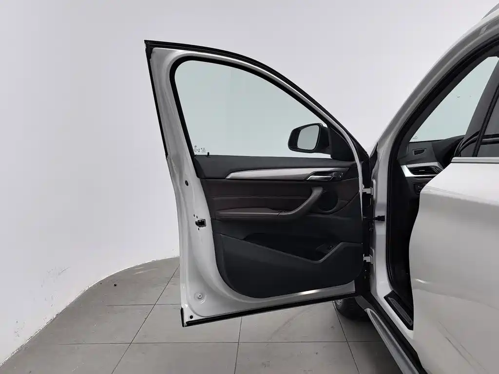 BMW X1 — миниатюра 8