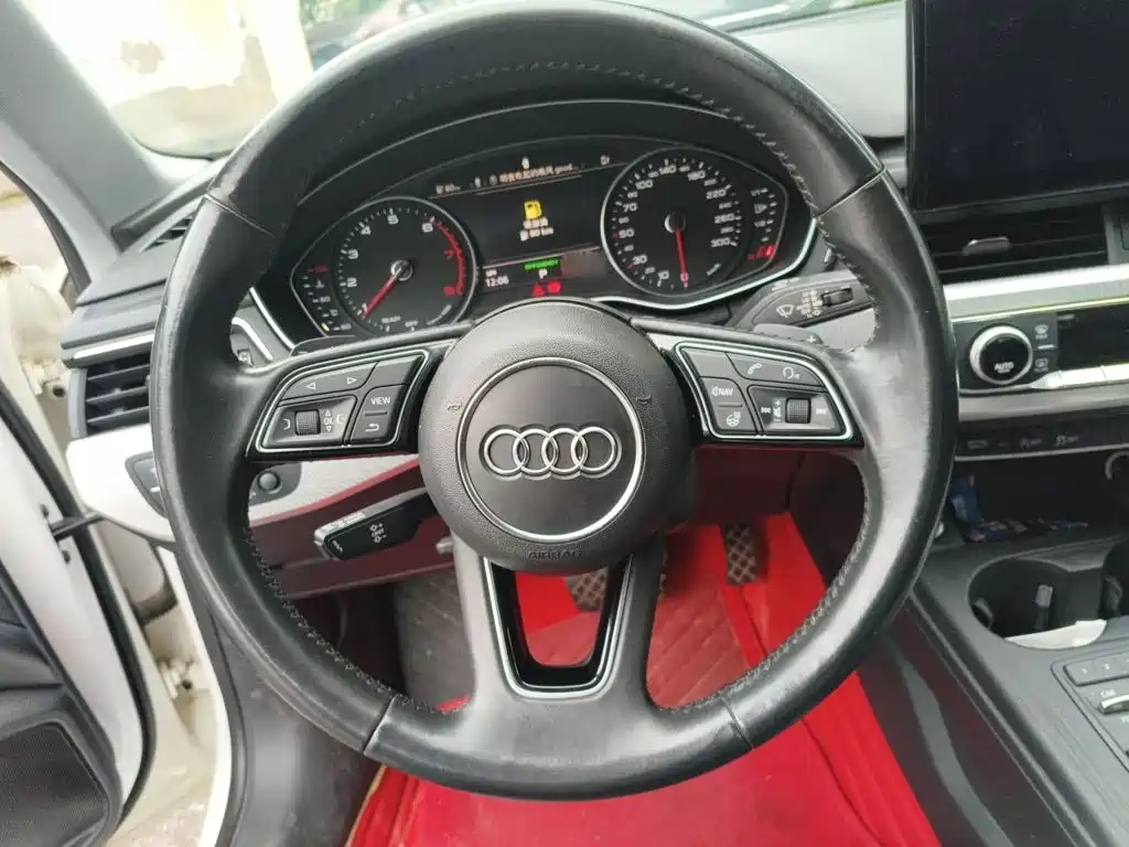 Audi A4L 2017 40 TFSI Fashion