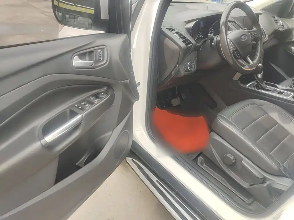Ford Kuga — миниатюра 16