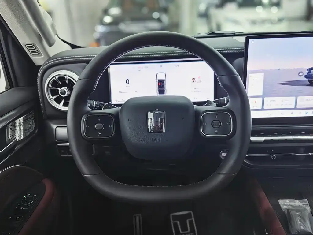 TANK TANK 300 NEW ENERGY