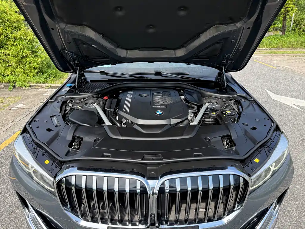 BMW 7 Series — миниатюра 14