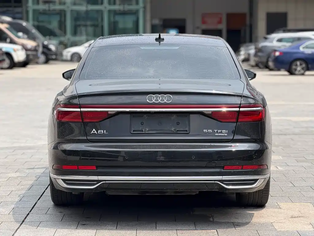 Audi A8 — миниатюра 5