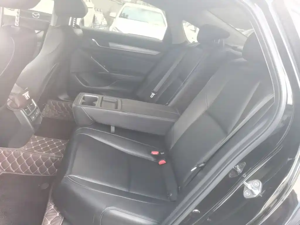 Honda Accord — миниатюра 17