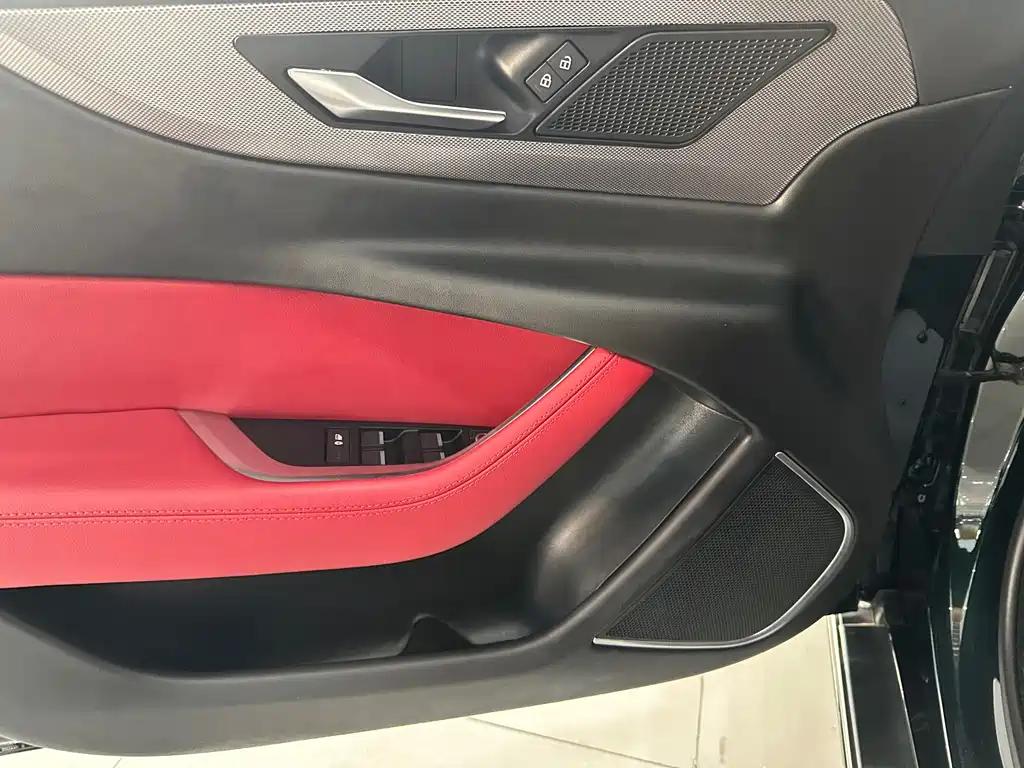 Jaguar XEL — миниатюра 4
