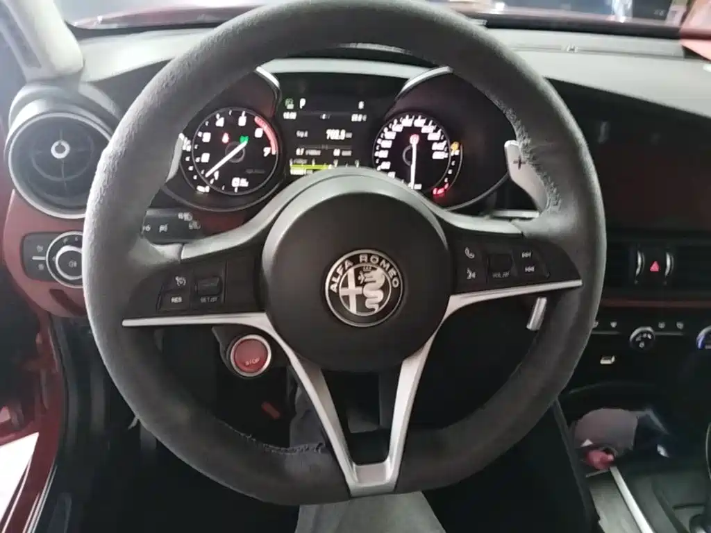Alfa Romeo Giulia — миниатюра 11