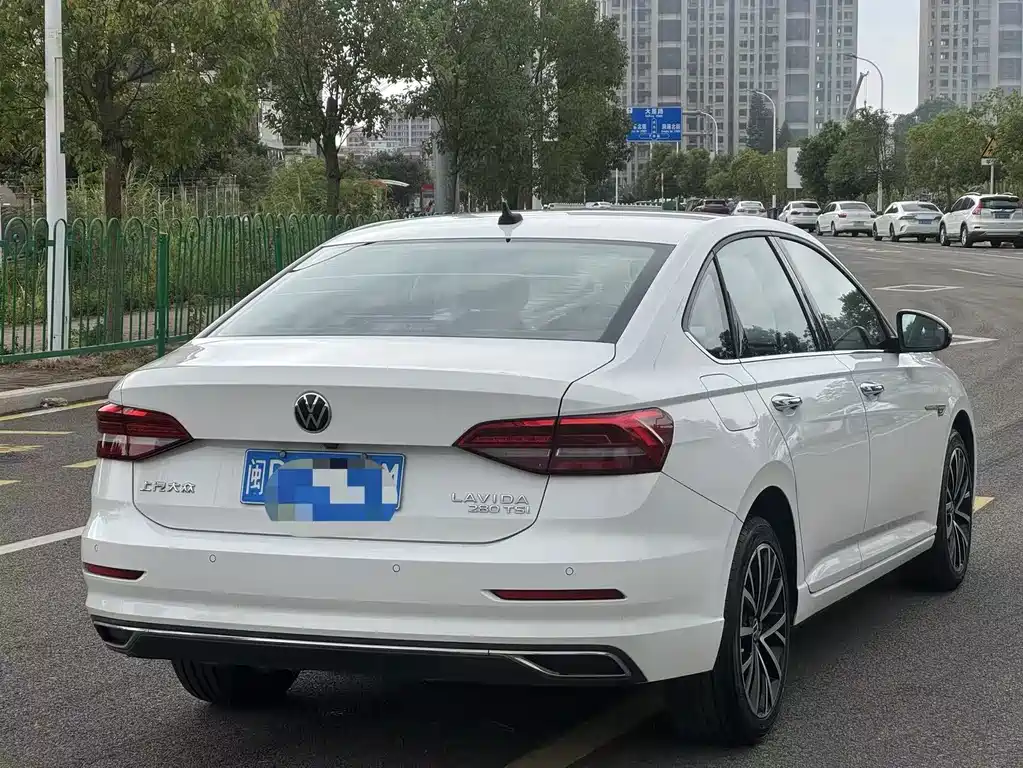 Volkswagen Lavida — миниатюра 9