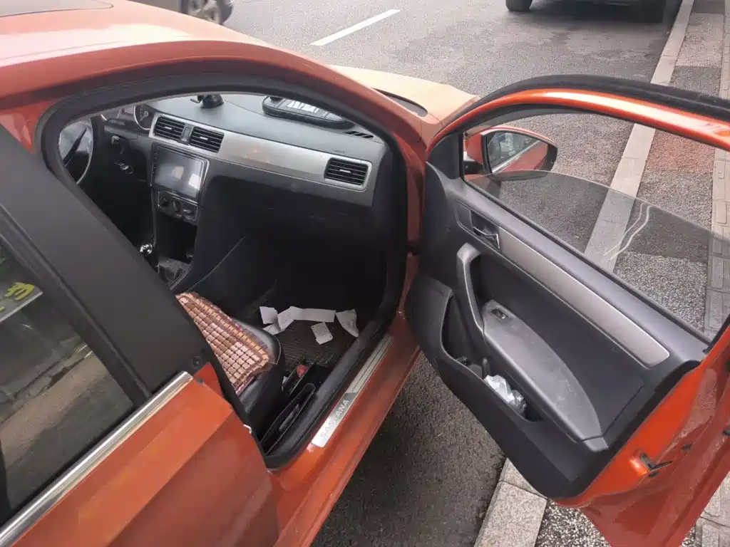 Volkswagen Santana — миниатюра 17