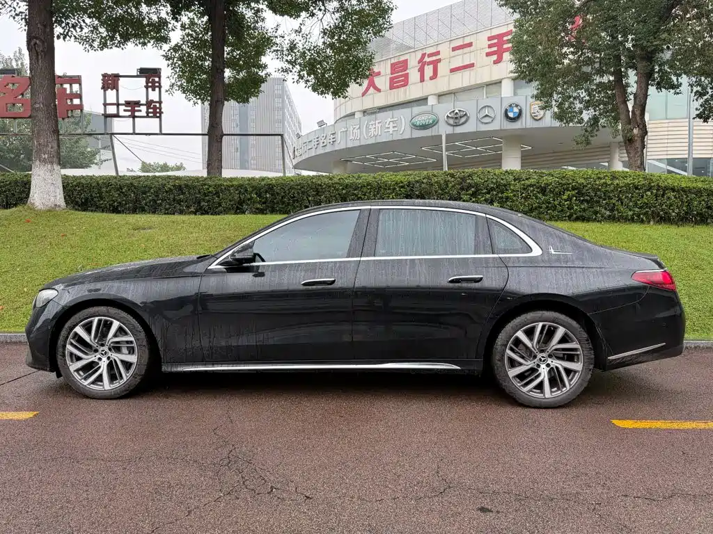 Mercedes-Benz E-Class — миниатюра 3