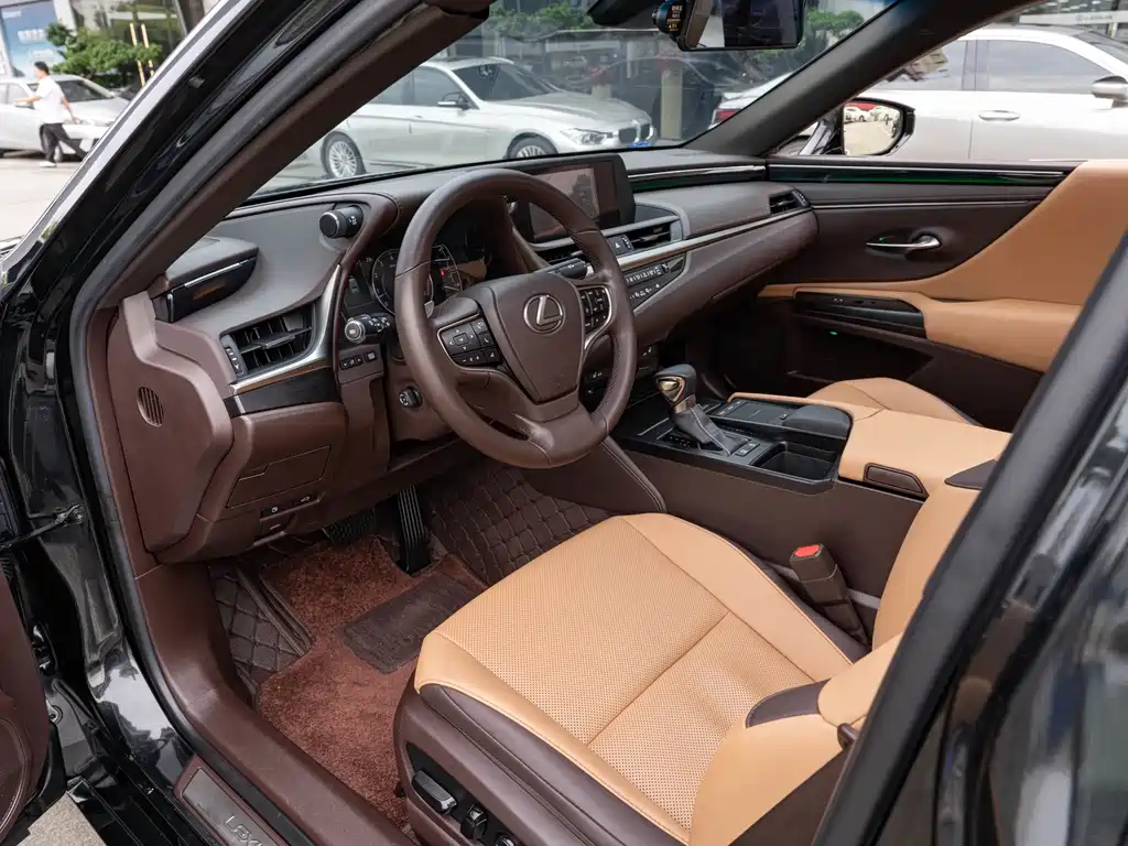 Lexus ES — миниатюра 9