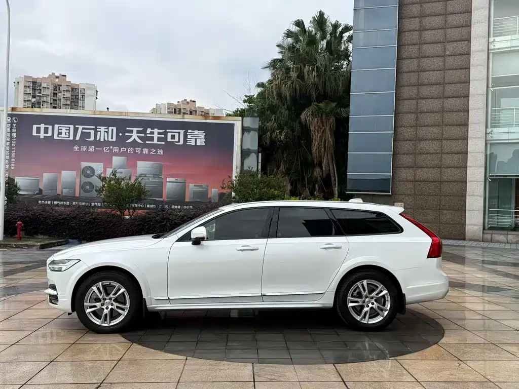 Volvo V90 — миниатюра 2