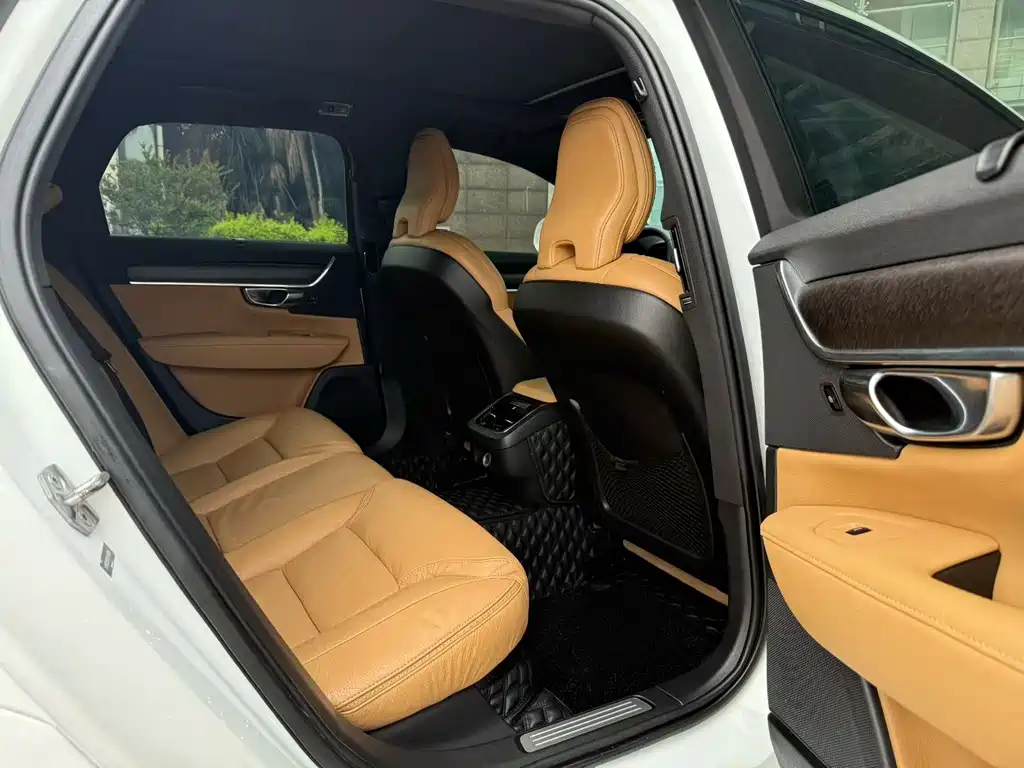 Volvo V90 — миниатюра 8