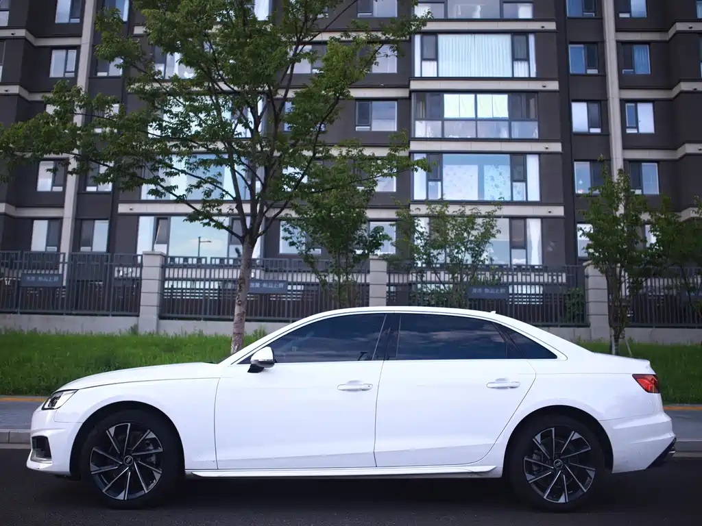 Audi A4L — миниатюра 4