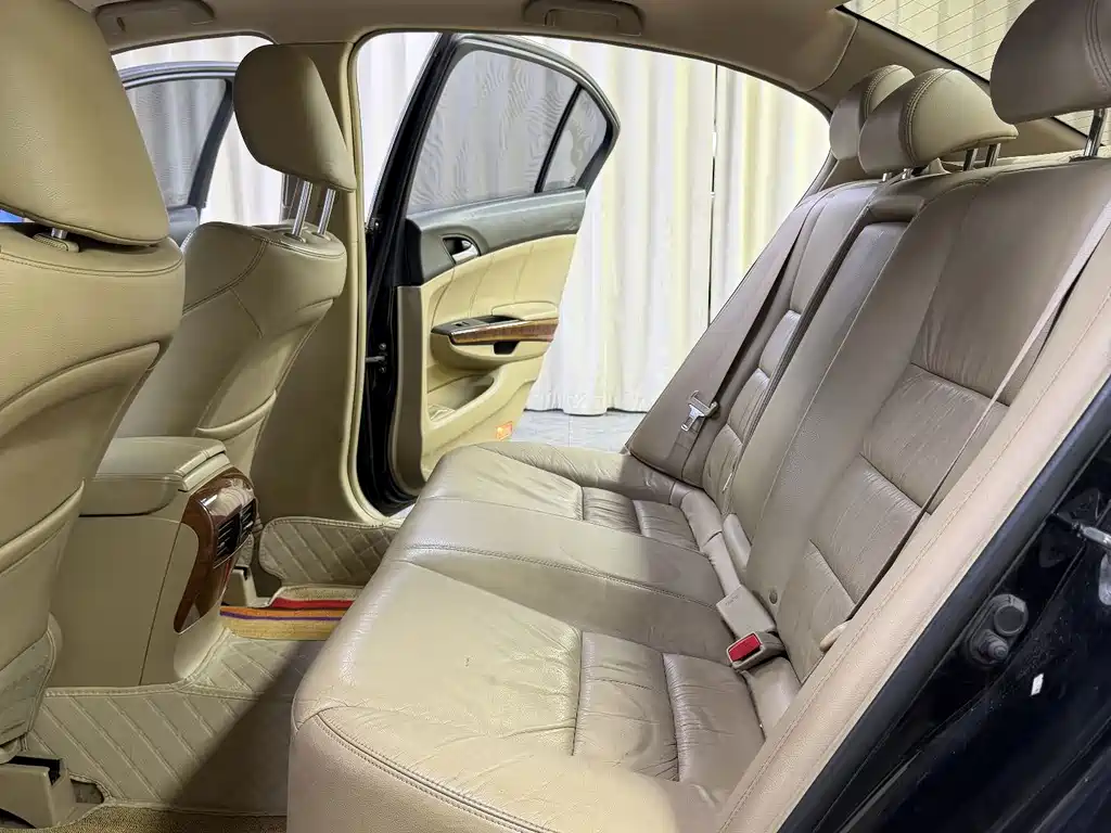 Honda Accord — миниатюра 19
